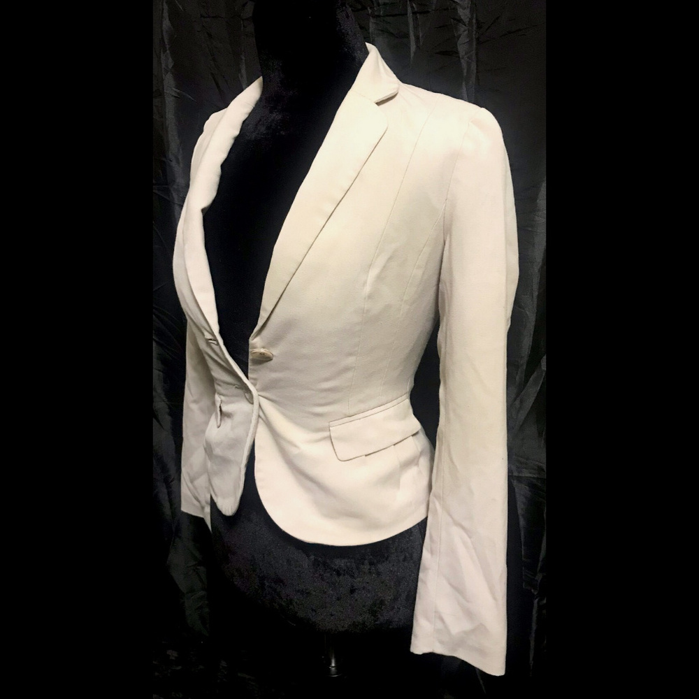 🛑TEMPORARY HOLD🛑 NWOT H&M Stretchy Khaki Blazer